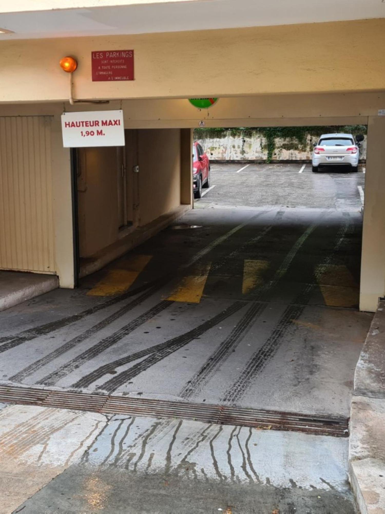 Cosy 2 Pièces Rénové Avec Parking